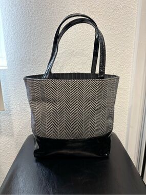 Estee Lauder Black and White Herringbone Tote